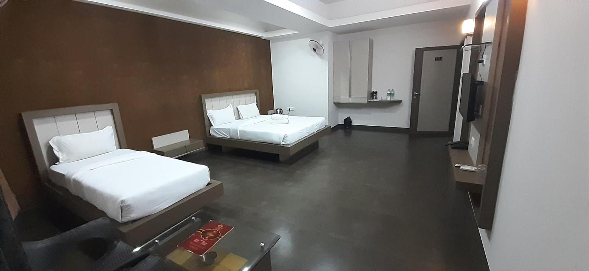 กักทา รีสอร์ต Hotel Chittorgarh ภายนอก รูปภาพ