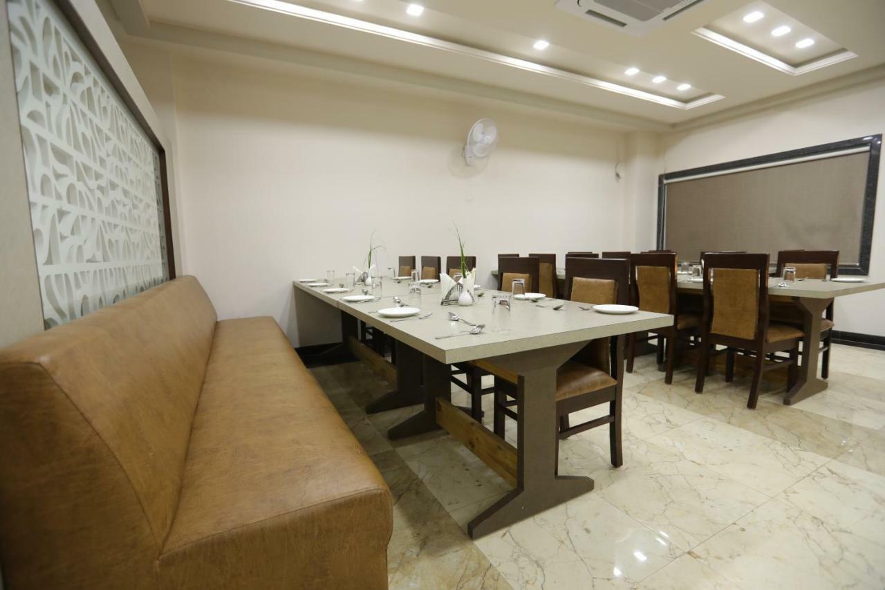 กักทา รีสอร์ต Hotel Chittorgarh ภายนอก รูปภาพ