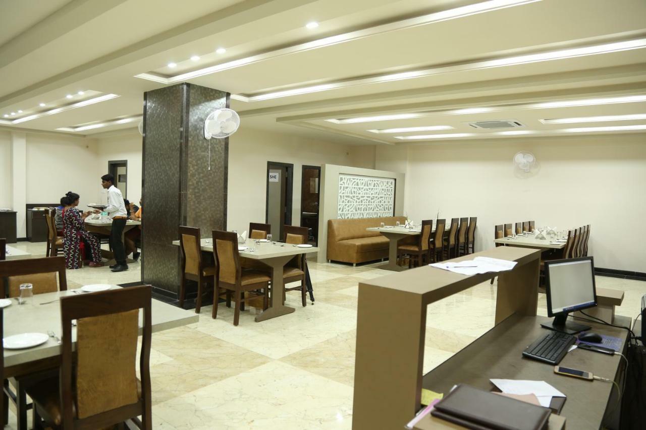 กักทา รีสอร์ต Hotel Chittorgarh ภายนอก รูปภาพ